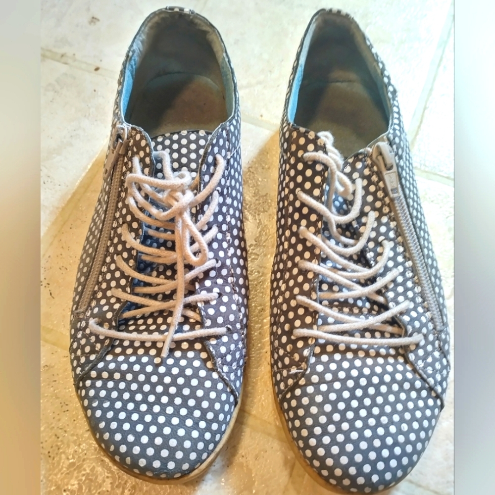 Cloud Aika Polka Dot Shoes Size 38 (Women's 7.5)